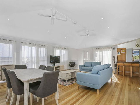 SEAVIEW - Ocean Views From A Modern Townhouse - Melbourne Tourism 0