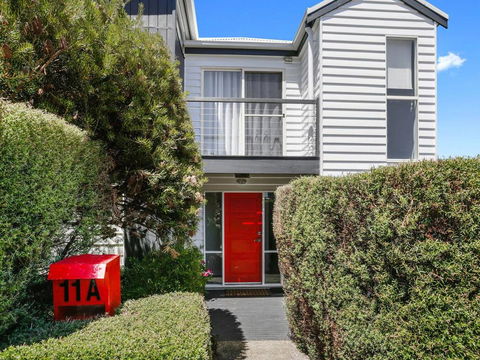 SEAVIEW - Ocean Views From A Modern Townhouse - Melbourne Tourism 3