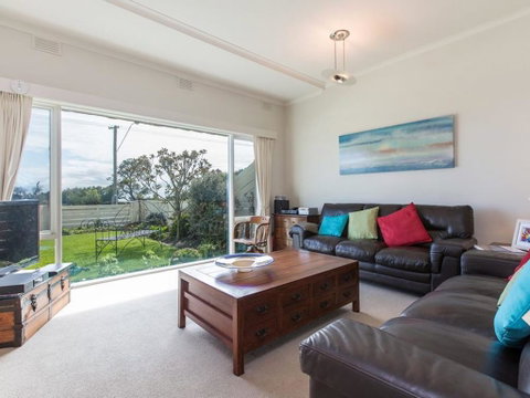 SEAVIEWS MORNINGTON.... - Melbourne Tourism 0
