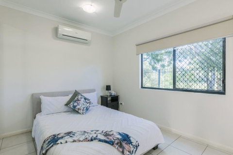 Secure 2 Bed Unit In Gray - Close Palmerston City - Melbourne Tourism 2