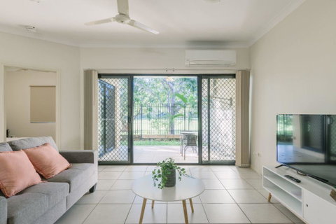 Secure 2 Bed Unit In Gray - Close Palmerston City - Melbourne Tourism 0