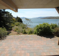 Seeblick 3 on Lake Jindabyne - Melbourne Tourism