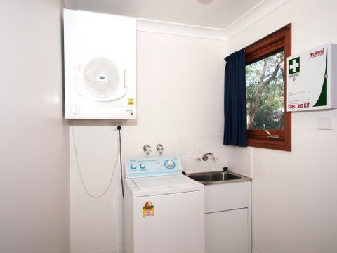 Semaphore Beach House - Melbourne Tourism 1