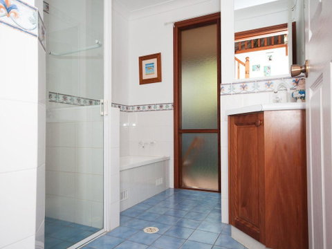 Semaphore Beach House - Melbourne Tourism 2
