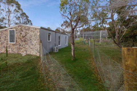 Shearers Cottage - Pet Friendly Holiday Accommodation - Melbourne Tourism 1