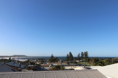 Shiloh Holiday House, 14 East Street - Melbourne Tourism 0