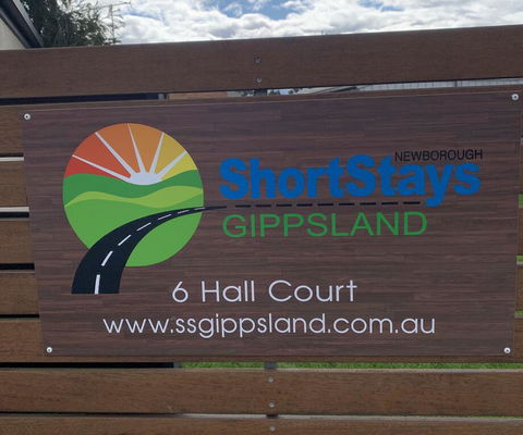 Short Stays Gippsland (Newborough) - Melbourne Tourism 1