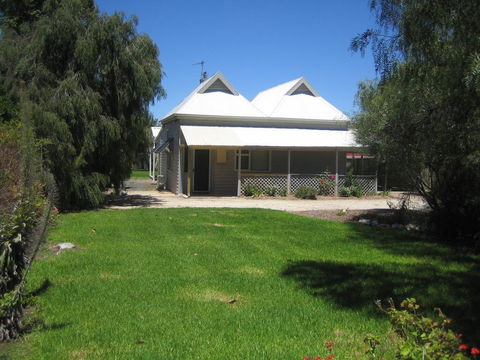 Showgrounds Cottage Naracoorte - Melbourne Tourism 0