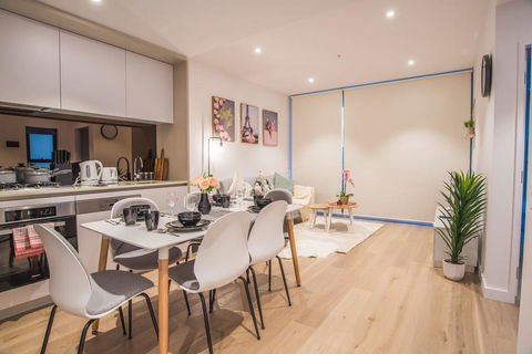 Simple & Cozy APT @Haymarket CBD (balcony Views) - Melbourne Tourism 0