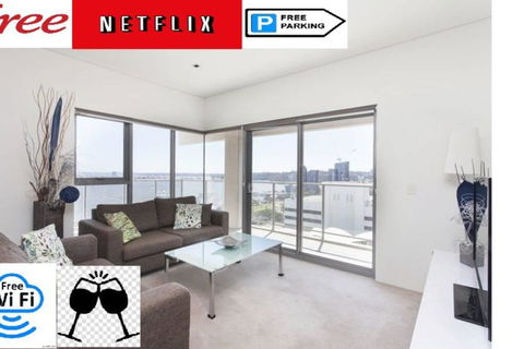 SKY GARDEN SUNSET RIVER VIEW NETFLIX WINE PARKING - Melbourne Tourism 0
