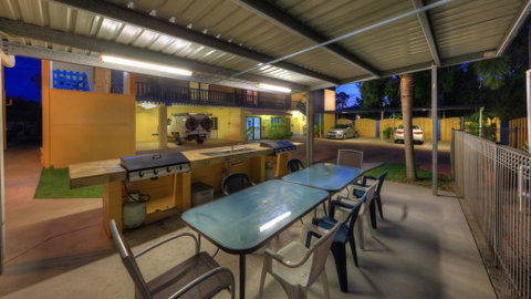 Sky View Units Bowen - Melbourne Tourism 0