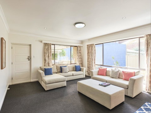 Skymirror Villa - Melbourne Tourism 2