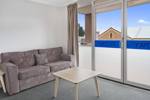 Snowy Studio - Jindabyne - Melbourne Tourism 3