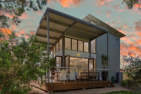 South Shores Villa 22 - South Shores - Melbourne Tourism 0