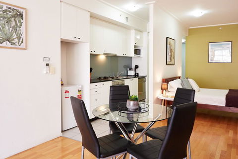 Spacious And Bright Studio In The Middle Of Town - Melbourne Tourism 2