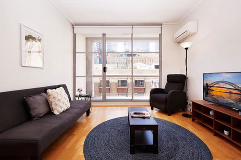 Spacious And Bright Studio In The Middle Of Town - Melbourne Tourism 3
