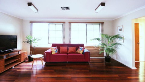 Spacious And Cozy Home Next To Glen Waverley - Melbourne Tourism 0