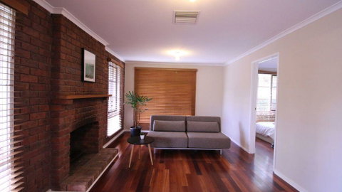 Spacious And Cozy Home Next To Glen Waverley - Melbourne Tourism 2