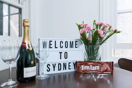 Spacious Harbour View 4bd Home In Sydney CBD - Melbourne Tourism 1