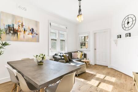 Spacious Harbour View 4bd Home In Sydney CBD - Melbourne Tourism 0