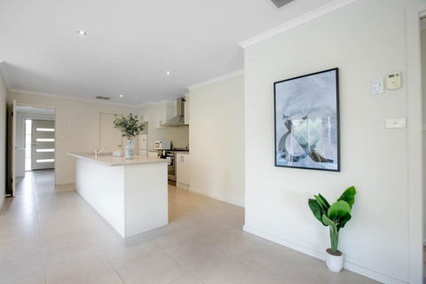 Spacious Lovely 5Beds Home@Point Cook - Melbourne Tourism 3