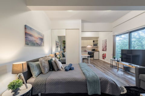 Spacious Studio 2mins To Station&Shopping Sleeps4 B - Melbourne Tourism 3