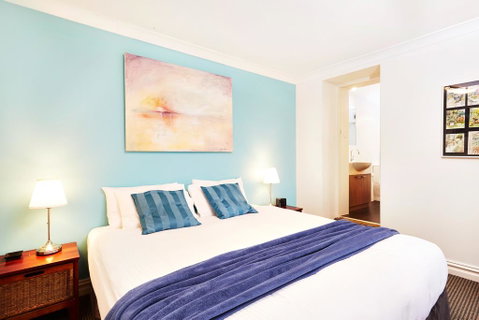 Spacious Studio With Courtyard And Extra Beds - Melbourne Tourism 2