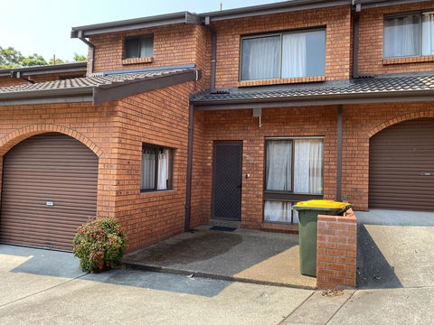Spacious Townhouse In Wollongong - Melbourne Tourism 3