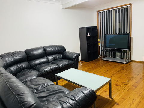Spacious Townhouse In Wollongong - Melbourne Tourism 1