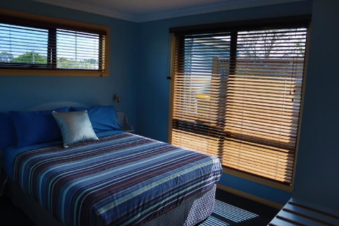 Strahan Bungalows - Melbourne Tourism 1