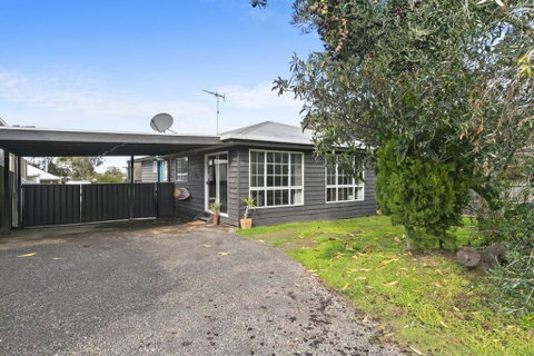 Strathmore Beach House 67 - Melbourne Tourism 1