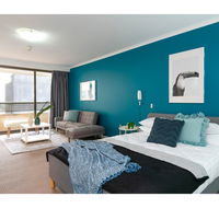 Striking and super convenient studio with balcony - Melbourne Tourism