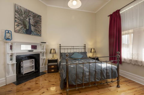 Strothers Farm House - Melbourne Tourism 3