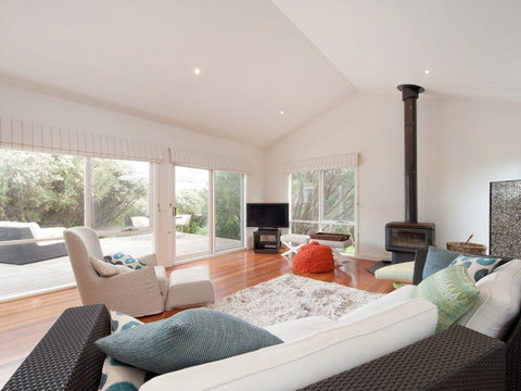Stunning Seaside Escape - Melbourne Tourism 1