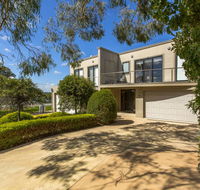 STYLISH SUN-DRENCHED AND SOPHISTICATED