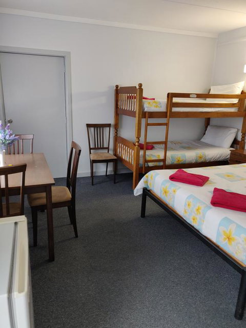 Summers Rest Units - Melbourne Tourism 2