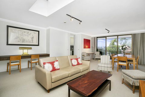 Sunny And Spacious Two Bedroom Apartment - SPF13 - Melbourne Tourism 0