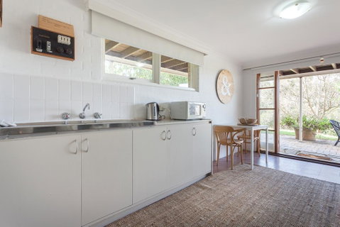 Sunseeker Cottage - Gorgeous Seaside Cottage - Melbourne Tourism 3