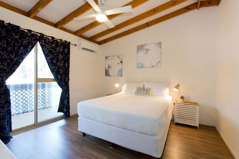 Surf And Sunsets, Beach Holiday Home Mandurah - Melbourne Tourism 3