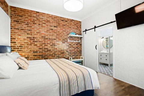 Surfaris Retreat - Melbourne Tourism 1