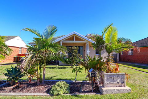Surfside - Melbourne Tourism 0