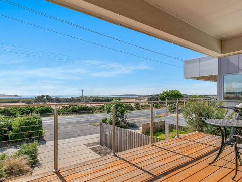Swan Bay Lookout - Melbourne Tourism 2