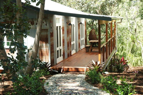Sweet Love - Byron Bay Hinterland - Melbourne Tourism 0