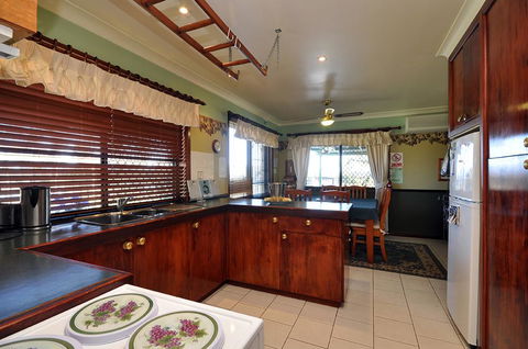 Talga Escape Rothbury With Pool And Views - Melbourne Tourism 1