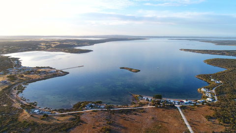 Tall Pines Beach House At Mount Dutton Bay (part Of Coffin Bay Waterways) - Melbourne Tourism 0