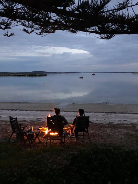 Tall Pines Beach House At Mount Dutton Bay (part Of Coffin Bay Waterways) - Melbourne Tourism 3