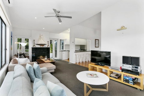 Tallarook Beach House - Very Close To Beach - Melbourne Tourism 1