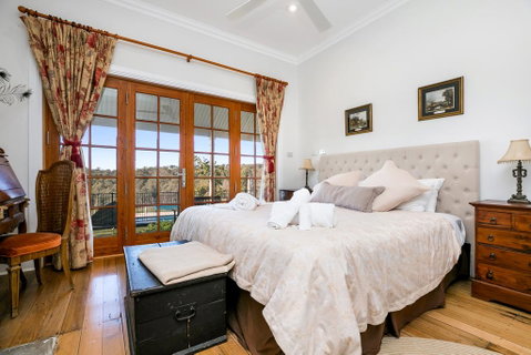 Taradale House Estate - Melbourne Tourism 0