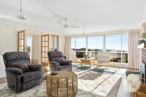 TASSIE SEASIDE SERENITY - L'Abode Accommodation - Melbourne Tourism 0