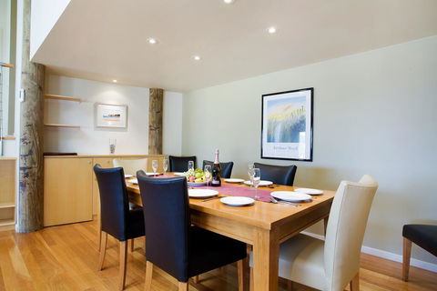 Tathra Beach House Holiday Apartments - Melbourne Tourism 2